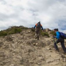 Subida por una cuesta de Sierra La Barrosa